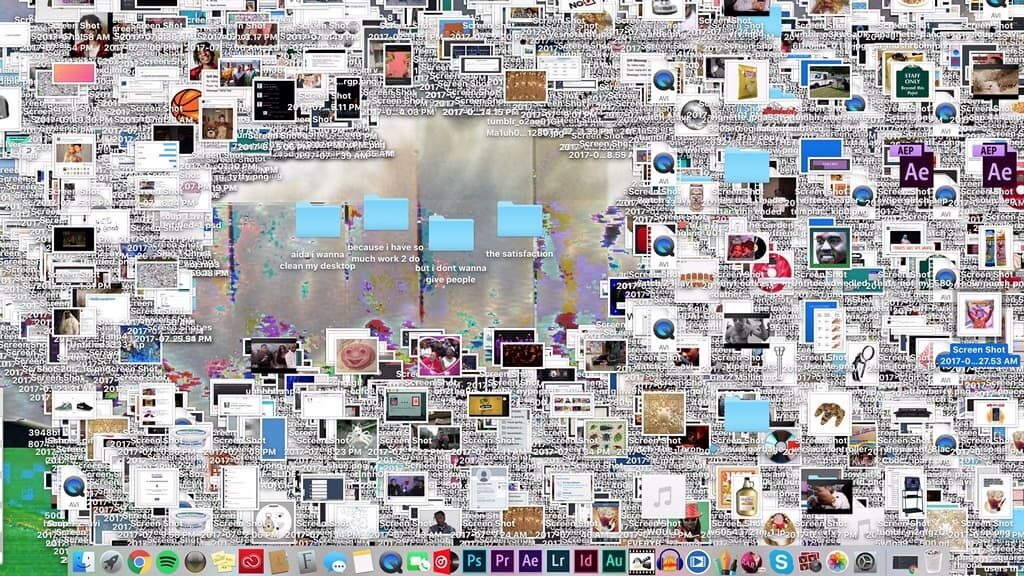 Cluttered apple MacOS desktop